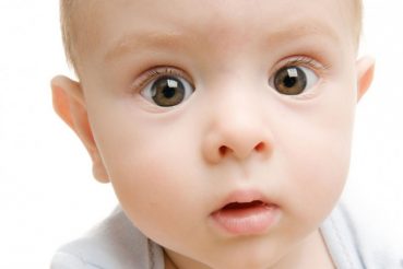 A-babys-eye-contact-may-signal-autismTHUMB-800x500